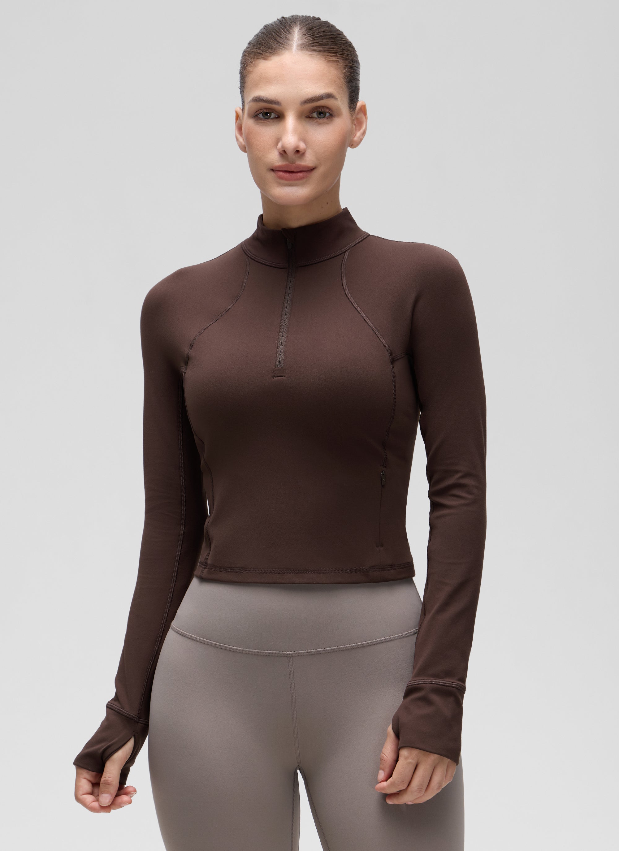 بلوزات نسائية ضيقة لليوغا بسحاب نصف وأكمام طويلة Butterluxe بلون بني حلوى ساخنة من CRZ YOGA