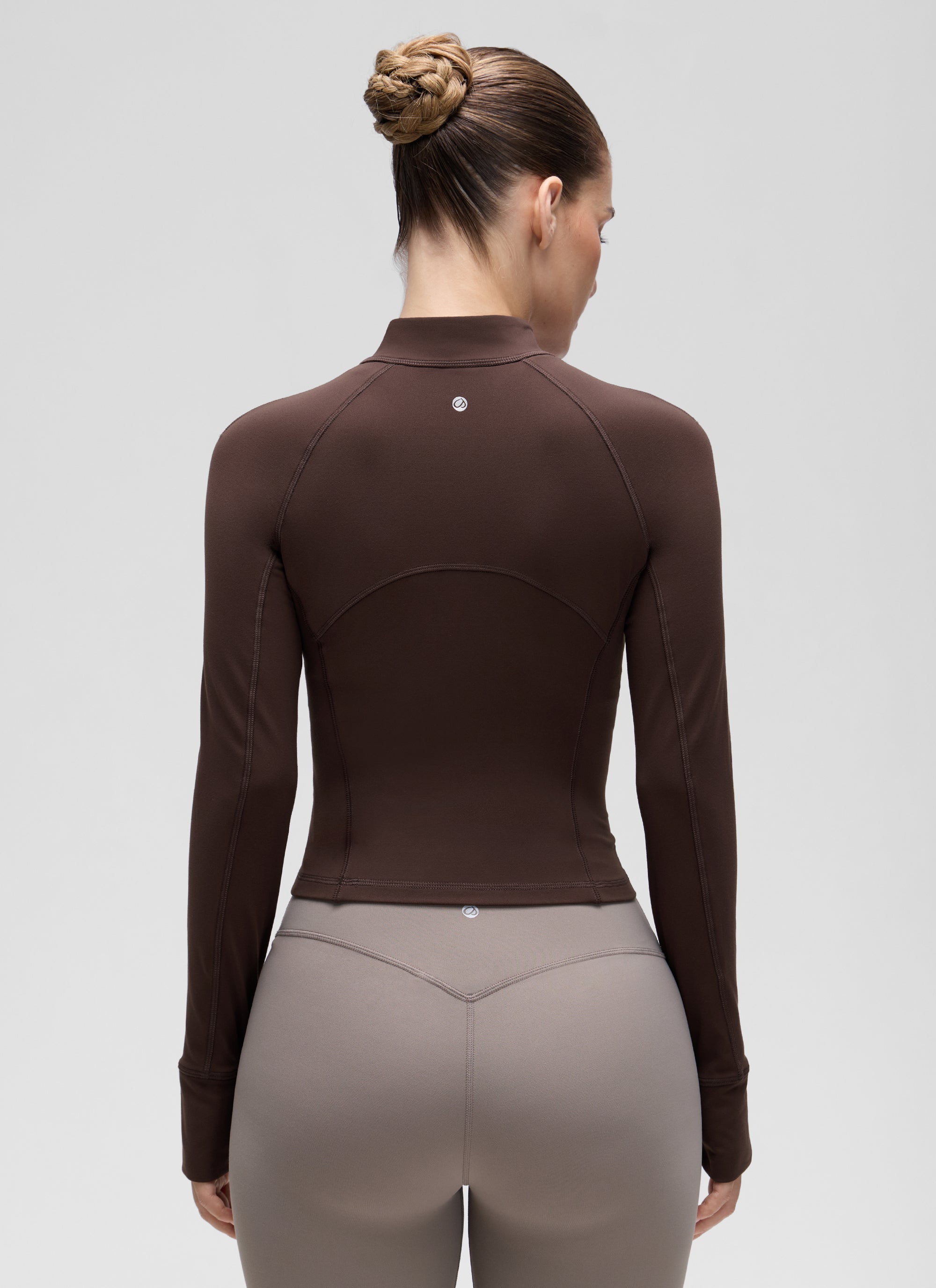 بلوزات نسائية ضيقة لليوغا بسحاب نصف وأكمام طويلة Butterluxe بلون بني حلوى ساخنة من CRZ YOGA