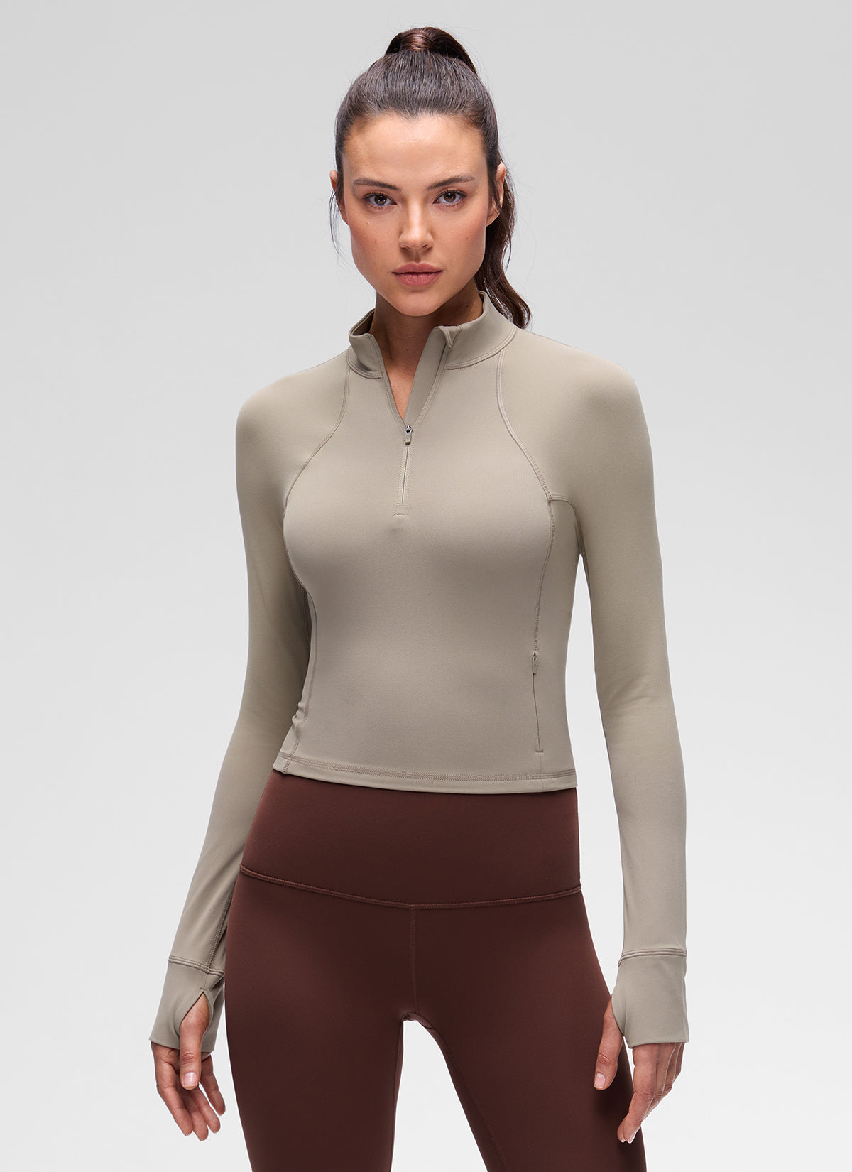 بلوزات نسائية ضيقة لليوغا بسحاب نصف وأكمام طويلة Butterluxe بلون رمادي رماد دافئ من CRZ YOGA