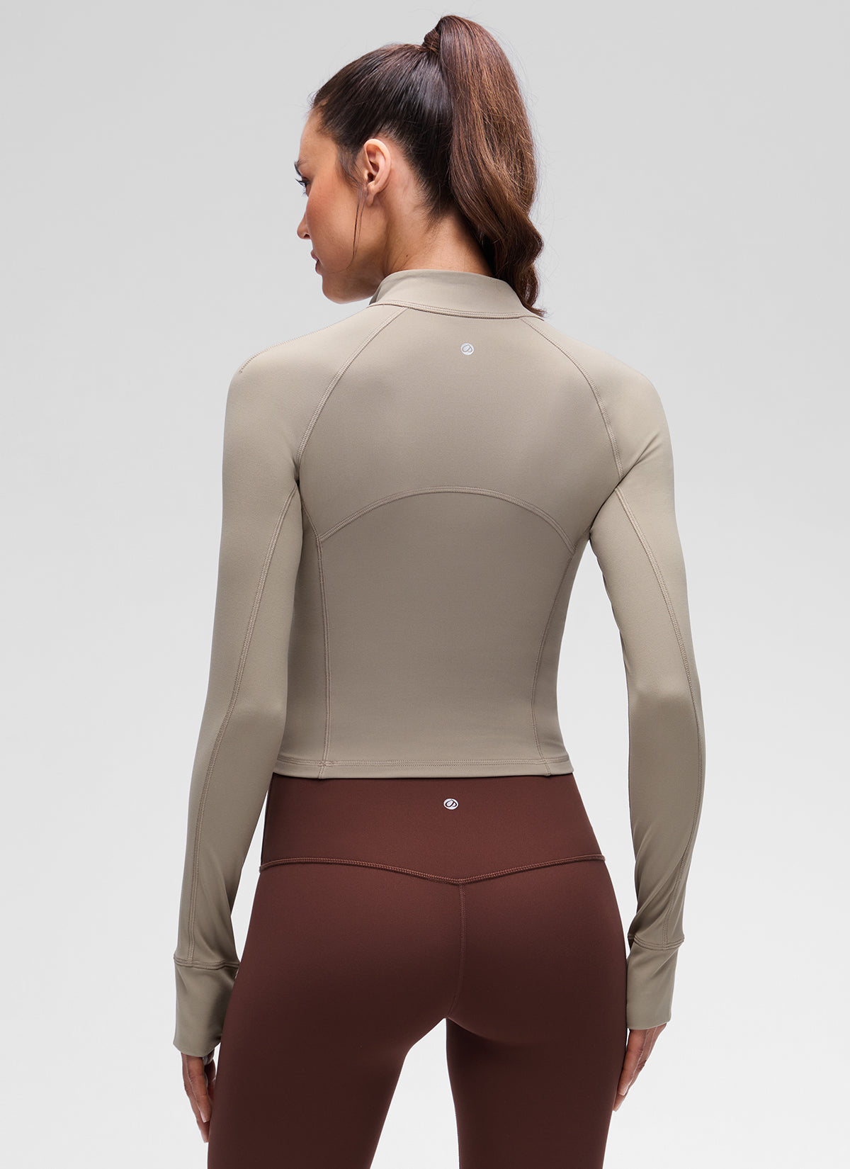 بلوزات نسائية ضيقة لليوغا بسحاب نصف وأكمام طويلة Butterluxe بلون رمادي رماد دافئ من CRZ YOGA