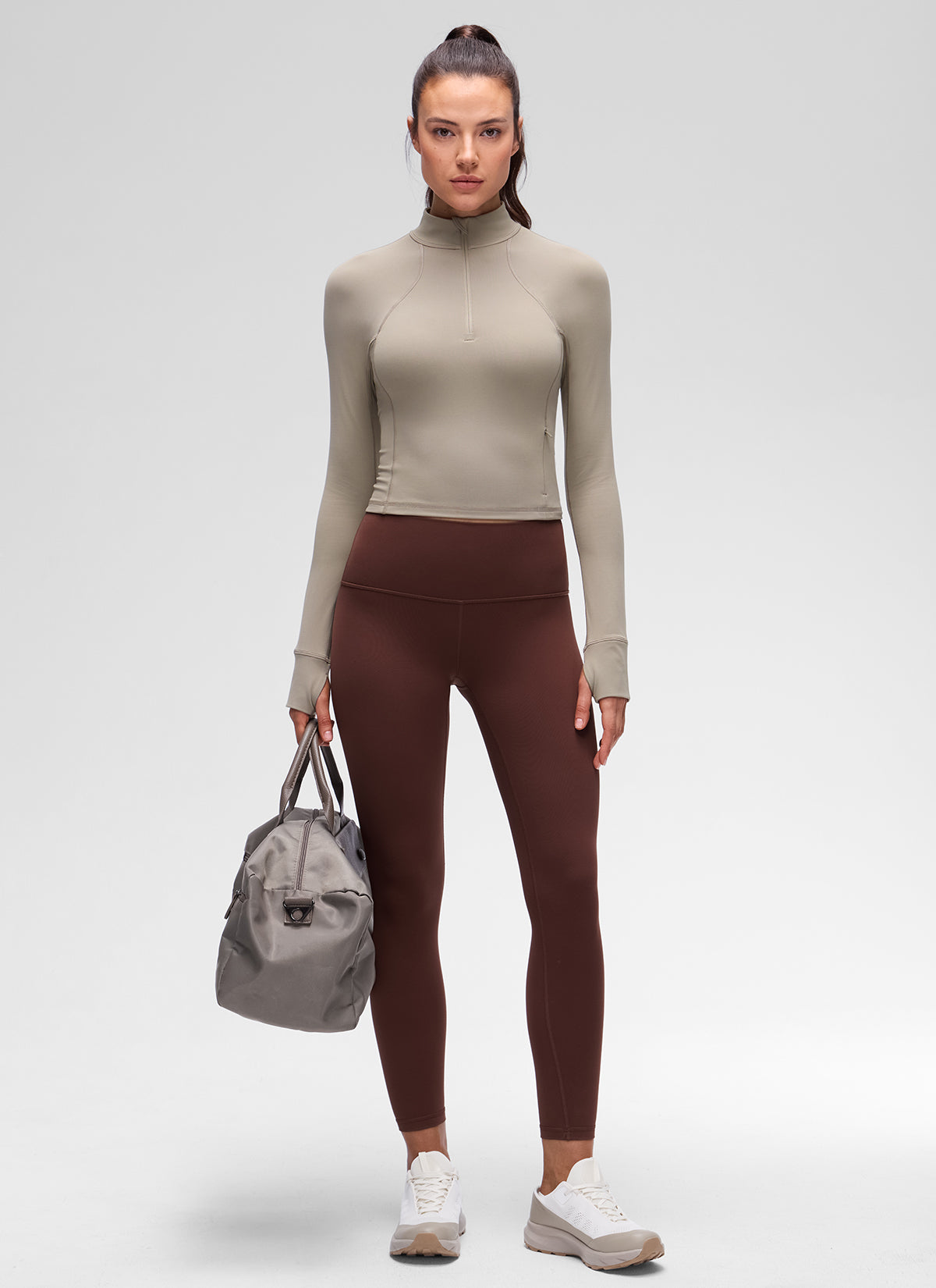 بلوزات نسائية ضيقة لليوغا بسحاب نصف وأكمام طويلة Butterluxe بلون رمادي رماد دافئ من CRZ YOGA
