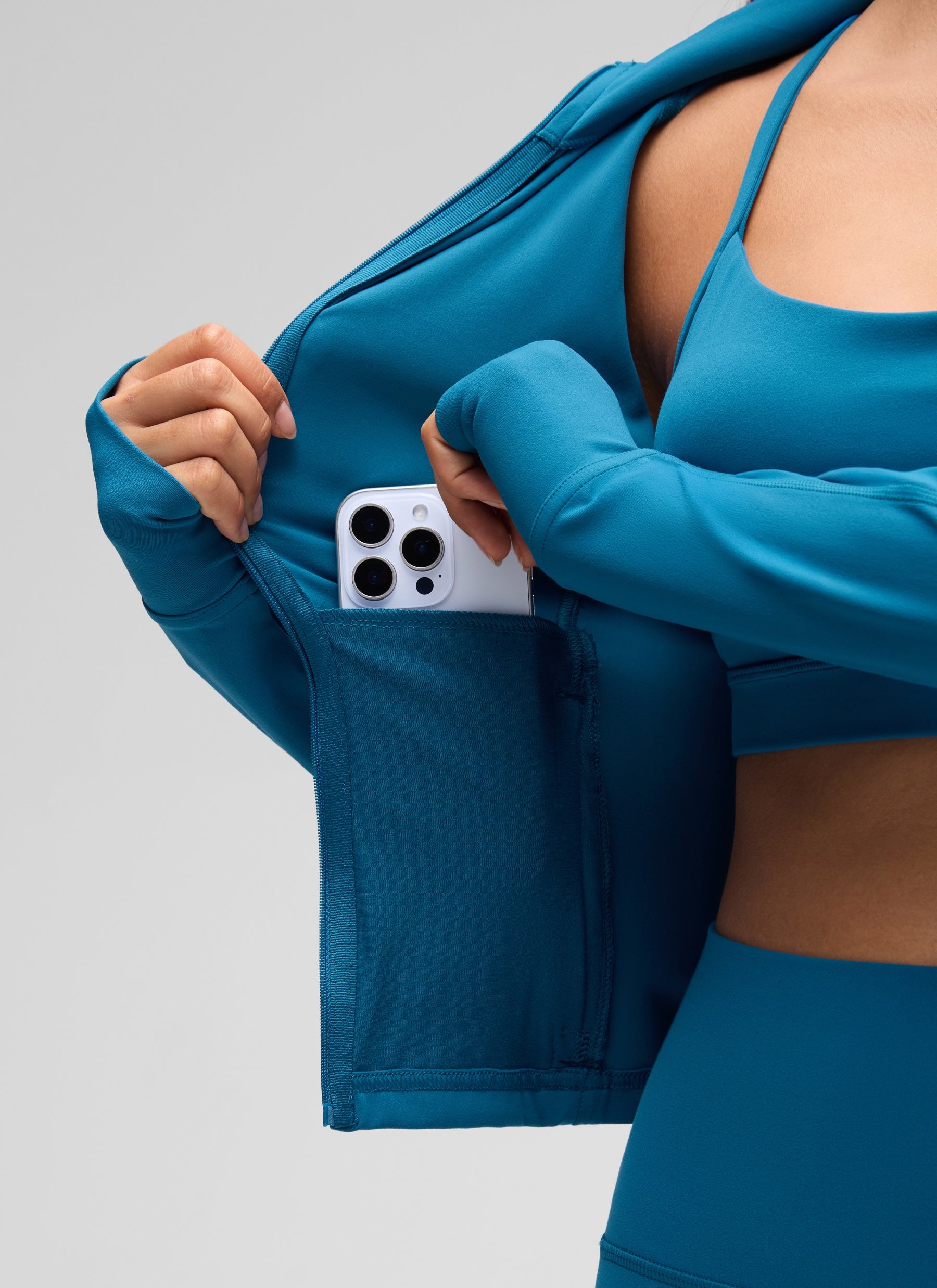 جاكيتات CRZ YOGA النسائية Butterluxe بسحاب كامل قصيرة مع جيوب للملابس الخارجية باللون الأزرق فائق السرعة