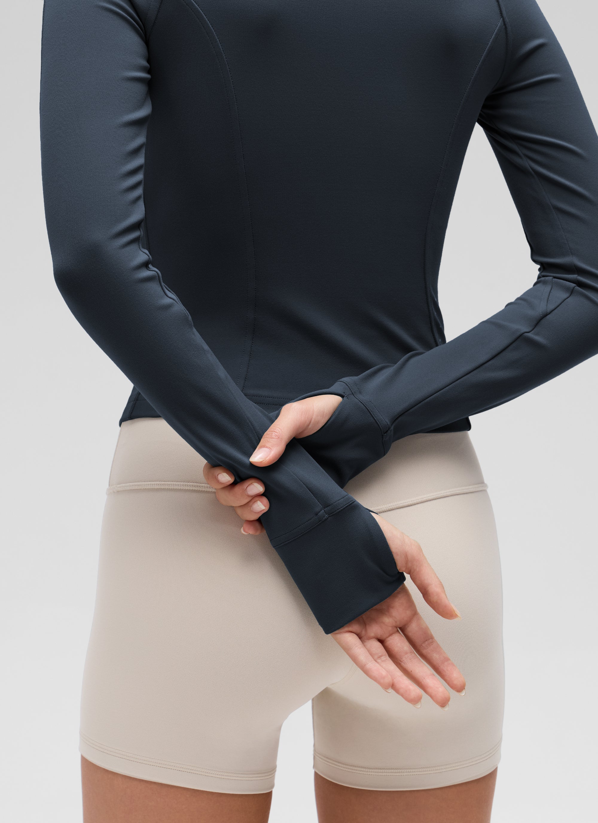 جاكيتات CRZ YOGA النسائية Butterluxe بسحاب كامل قصيرة مع جيوب للملابس الخارجية باللون الكحلي الحقيقي