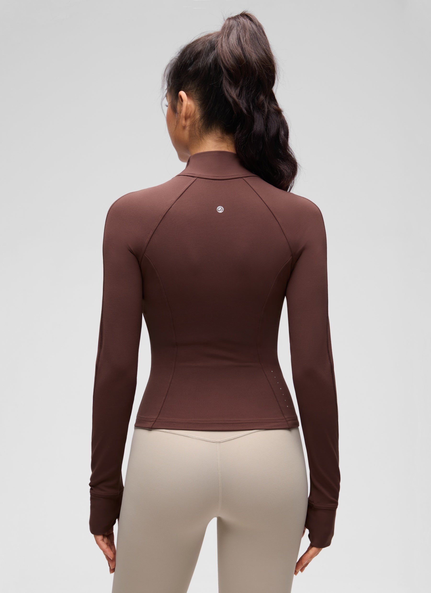 جاكيتات CRZ YOGA النسائية Butterluxe بسحاب كامل قصيرة مع جيوب للملابس الخارجية باللون الرمادي الداكن