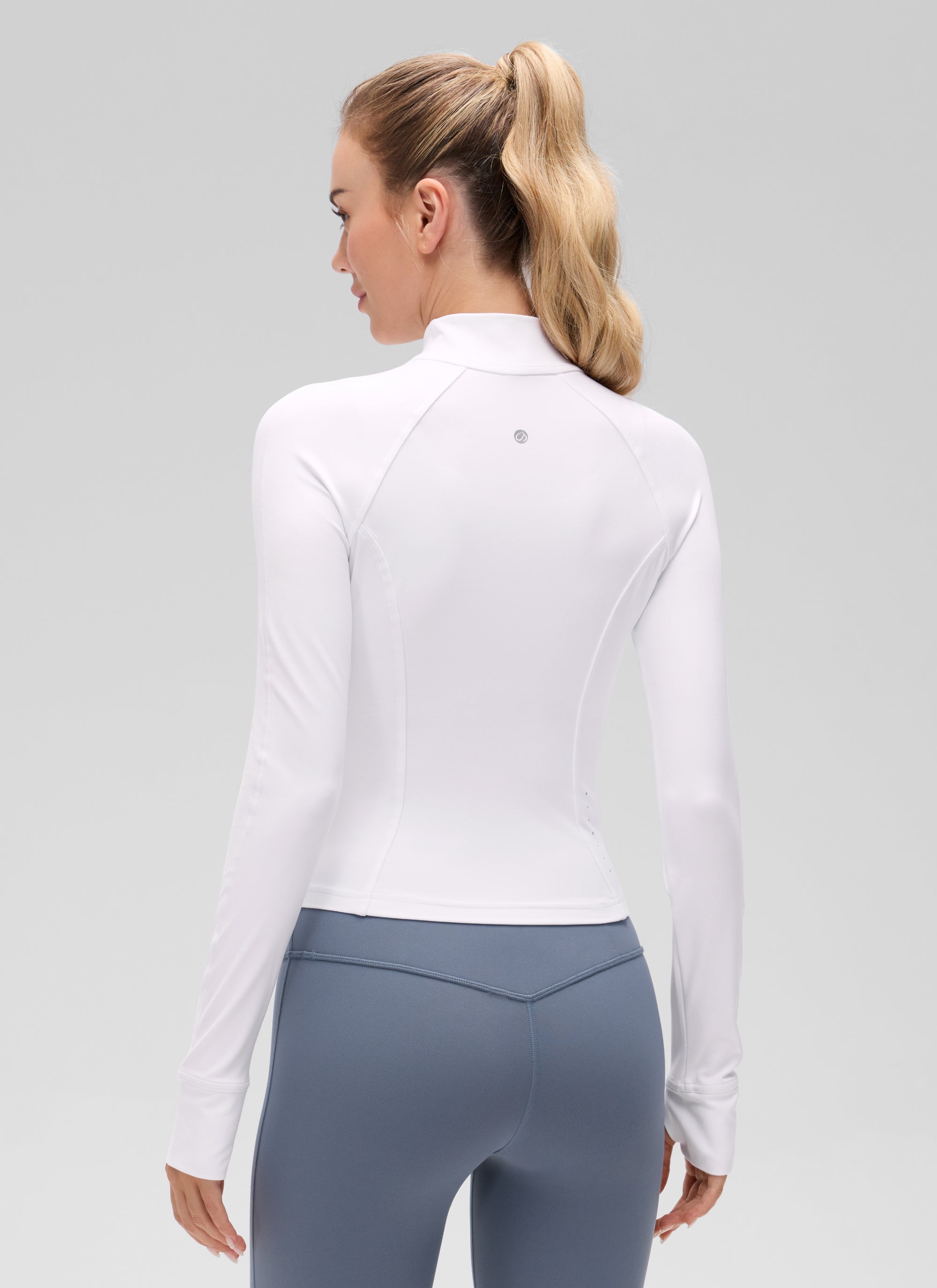 جاكيتات CRZ YOGA النسائية Butterluxe بسحاب كامل قصيرة مع جيوب للملابس الخارجية باللون الأبيض
