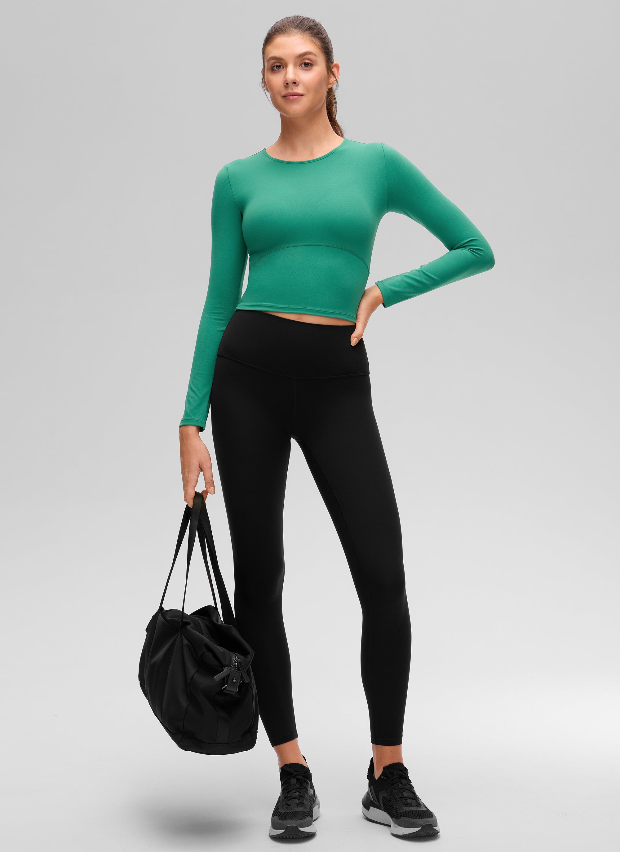 CRZ YOGA - قميص يوغا نسائي بقصّة ضيقة من قماش Butterluxe ، بأكمام طويلة، وخط خياطة أمامي، لون أخضر «كاسكاديا»